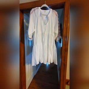 White lined tunic dress
